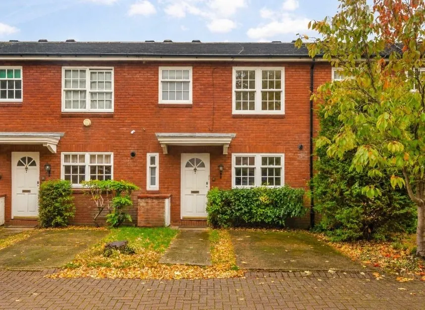 3 bed house to rent, Langham Place, Chiswick, W4
