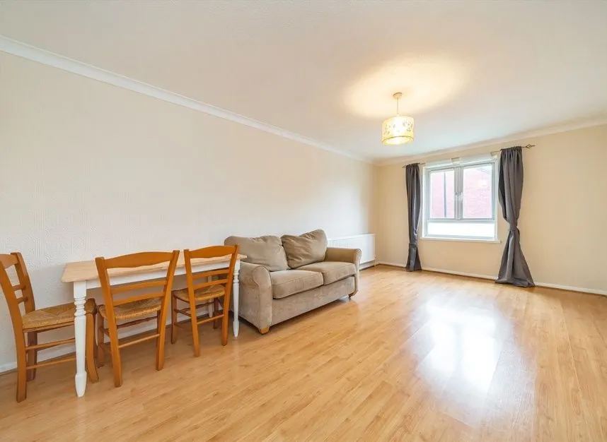 2 bed flat to rent — St. Pauls Close, Ealing, W5