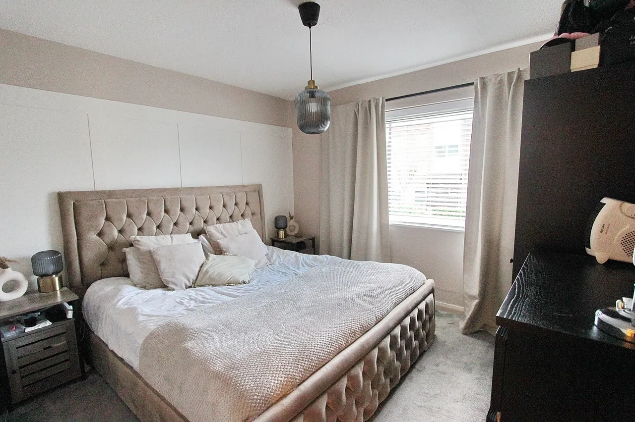 Baguley Crescent, Middleton, M24, photo 8