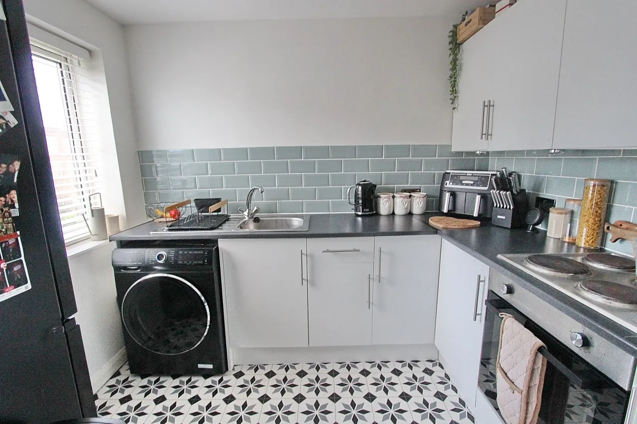 Baguley Crescent, Middleton, M24, photo 6