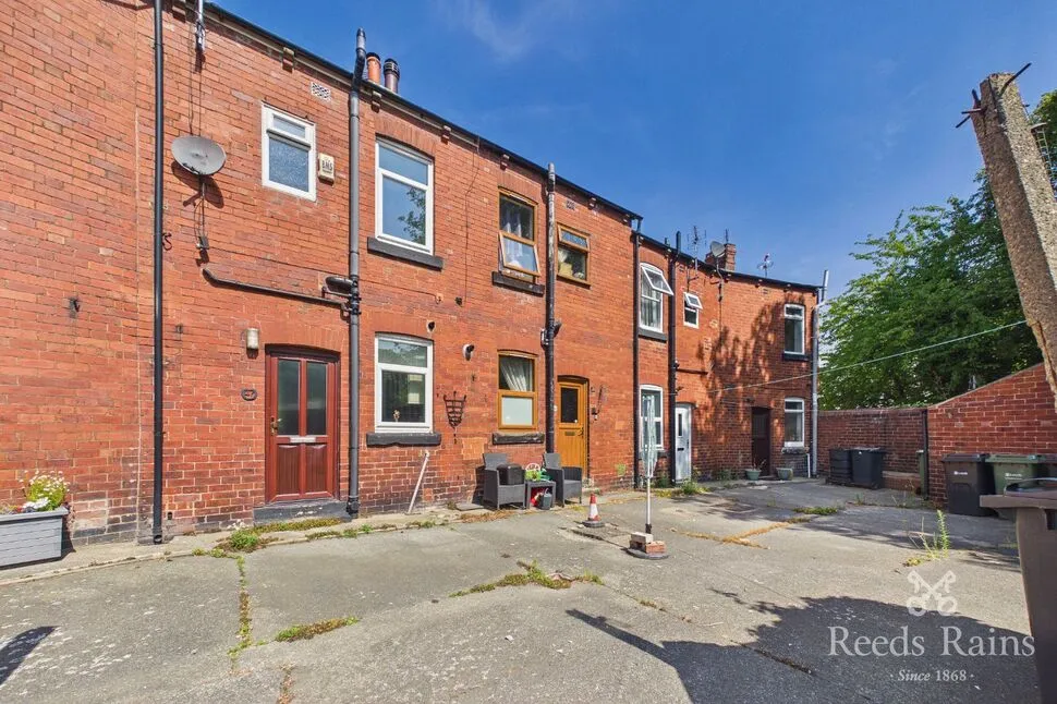Main Street, Carlton, West Yorkshire, WF3, photo 8