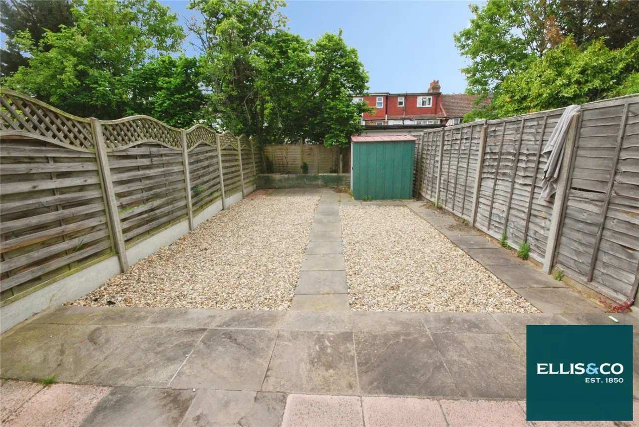 Sandringham Road, Golders Green, NW11, photo 3