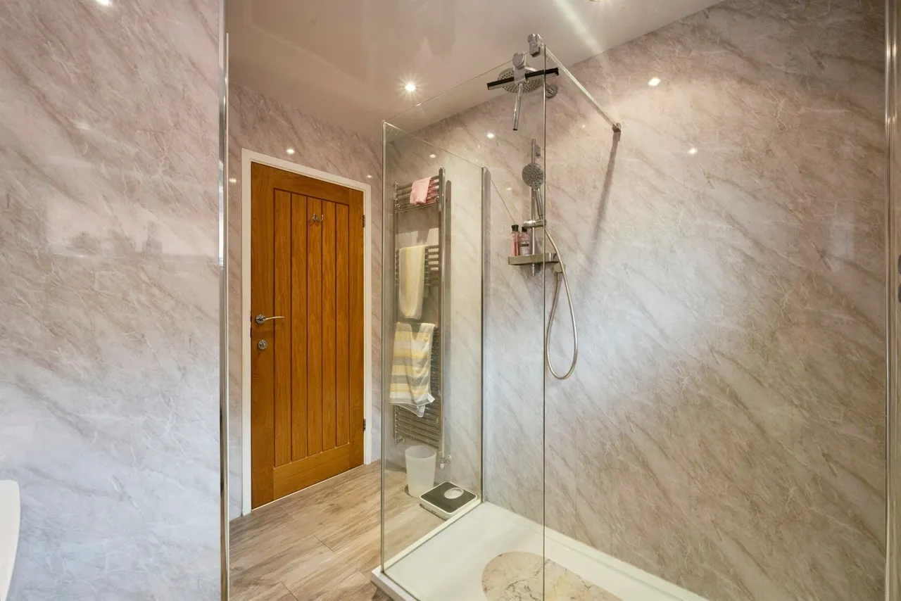Bretton Close, Dunscroft, DN7, photo 8