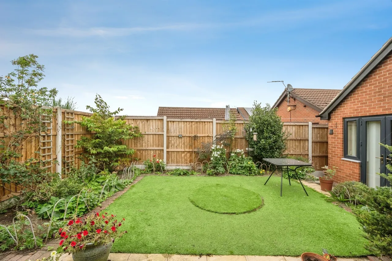 Bretton Close, Dunscroft, DN7, photo 14