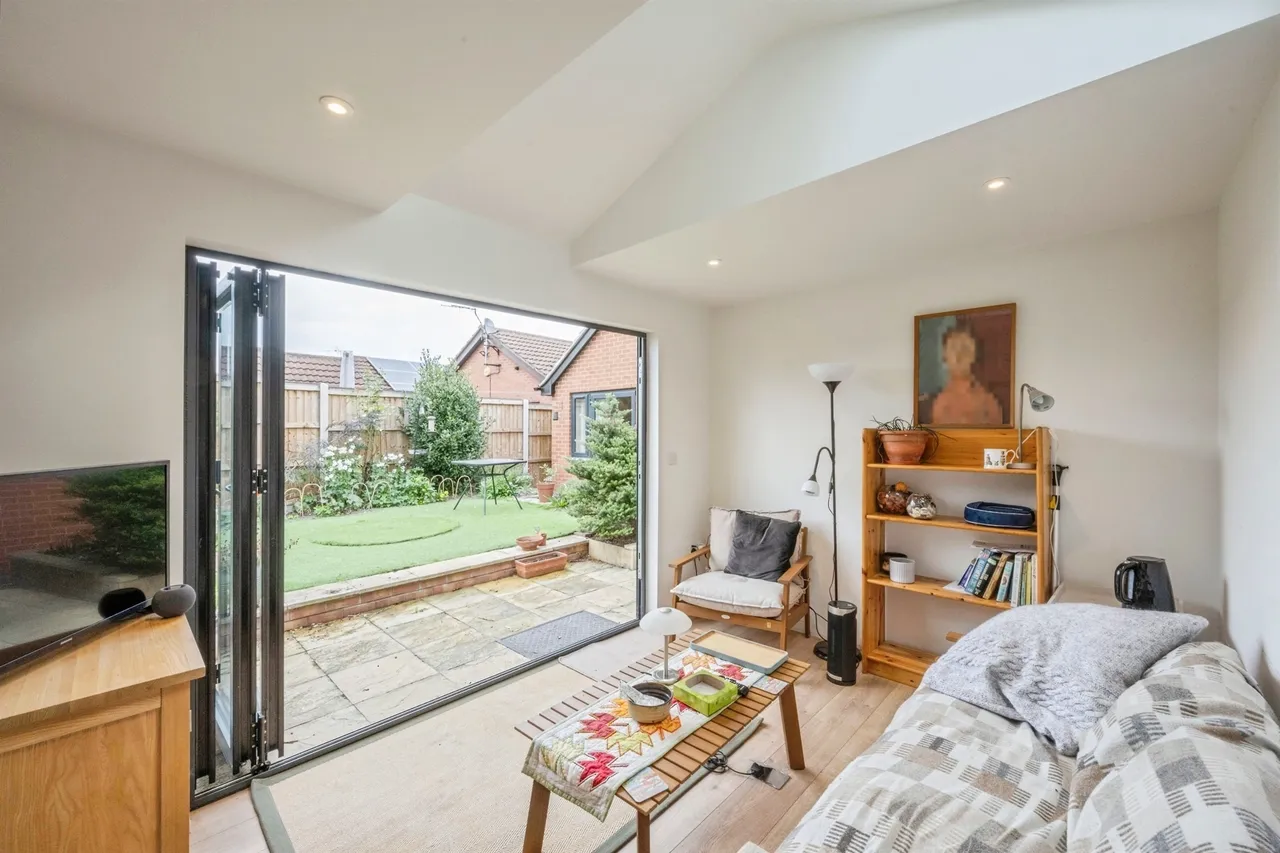 Bretton Close, Dunscroft, DN7, photo 15