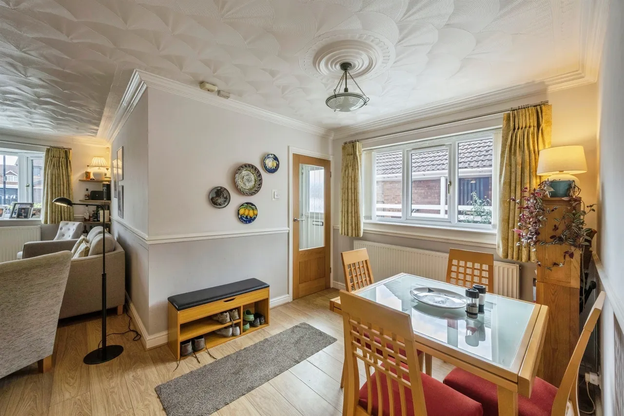 Bretton Close, Dunscroft, DN7, photo 7