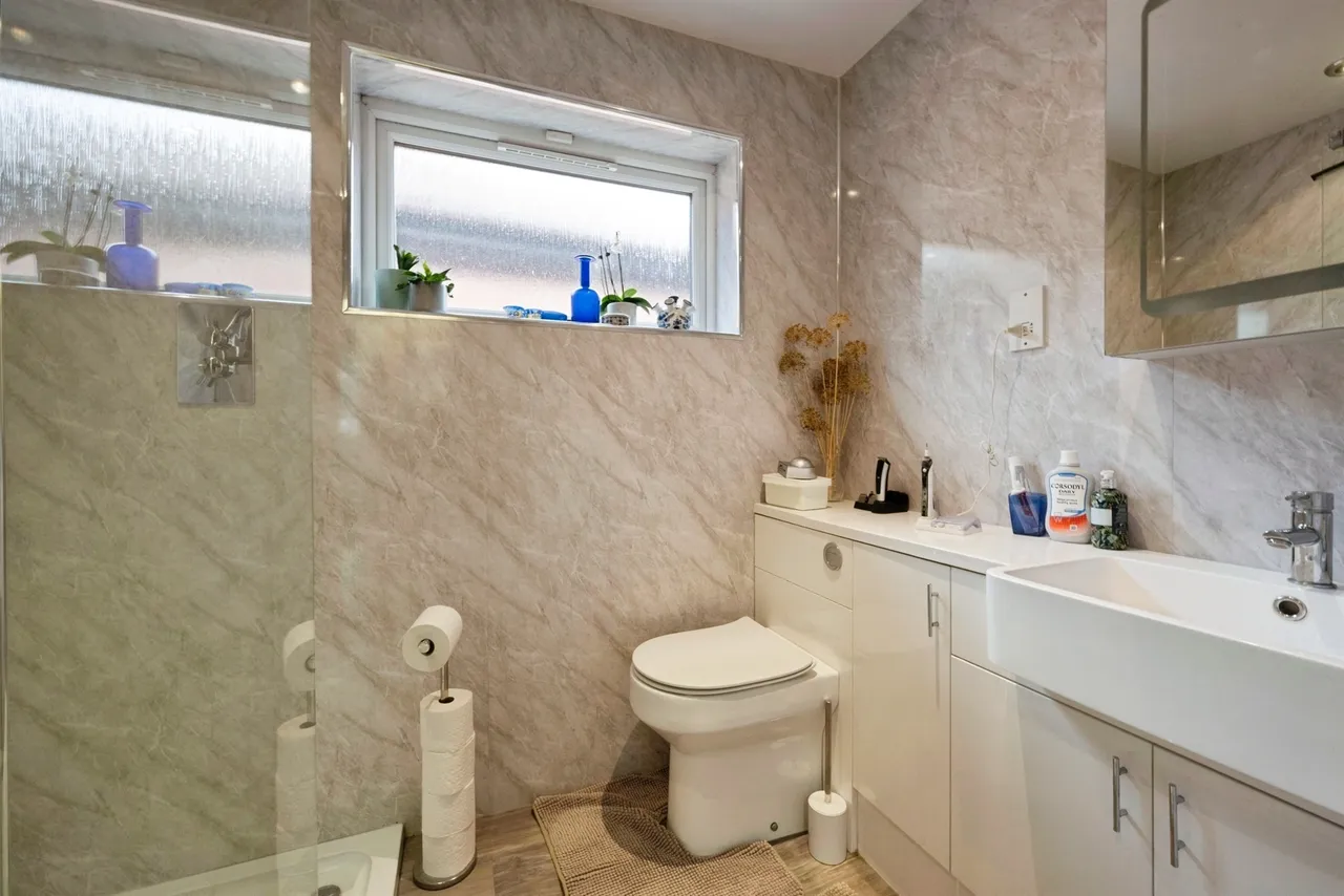Bretton Close, Dunscroft, DN7, photo 9