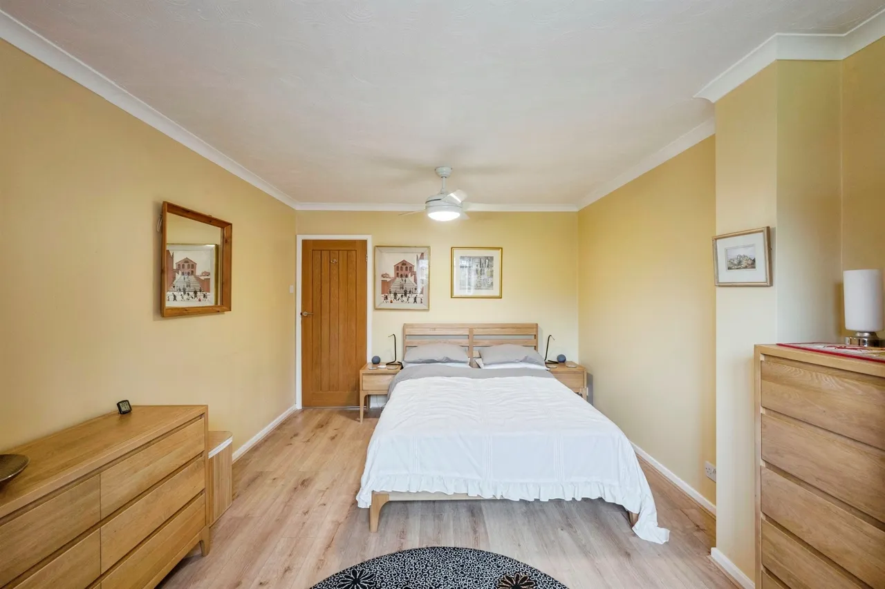 Bretton Close, Dunscroft, DN7, photo 11