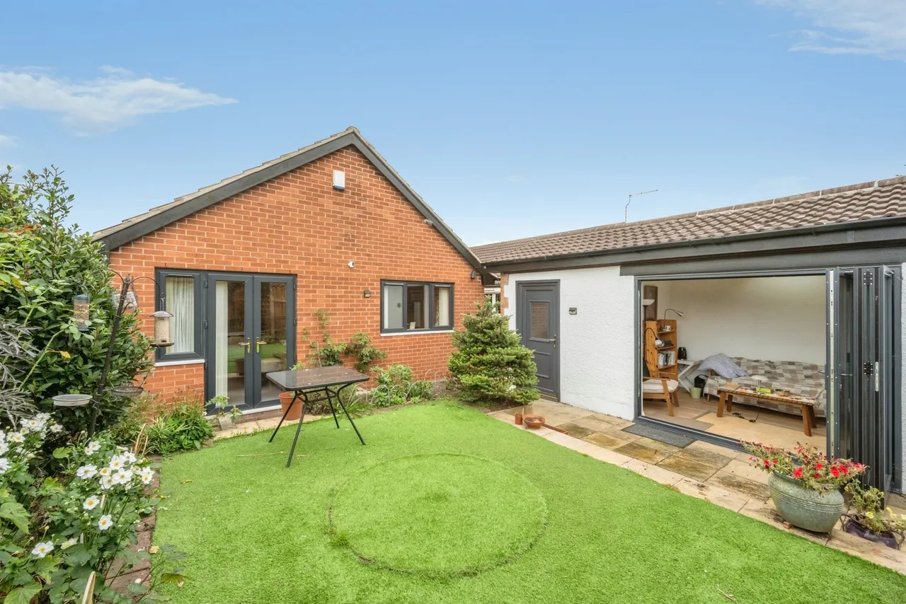 Bretton Close, Dunscroft, DN7, photo 13