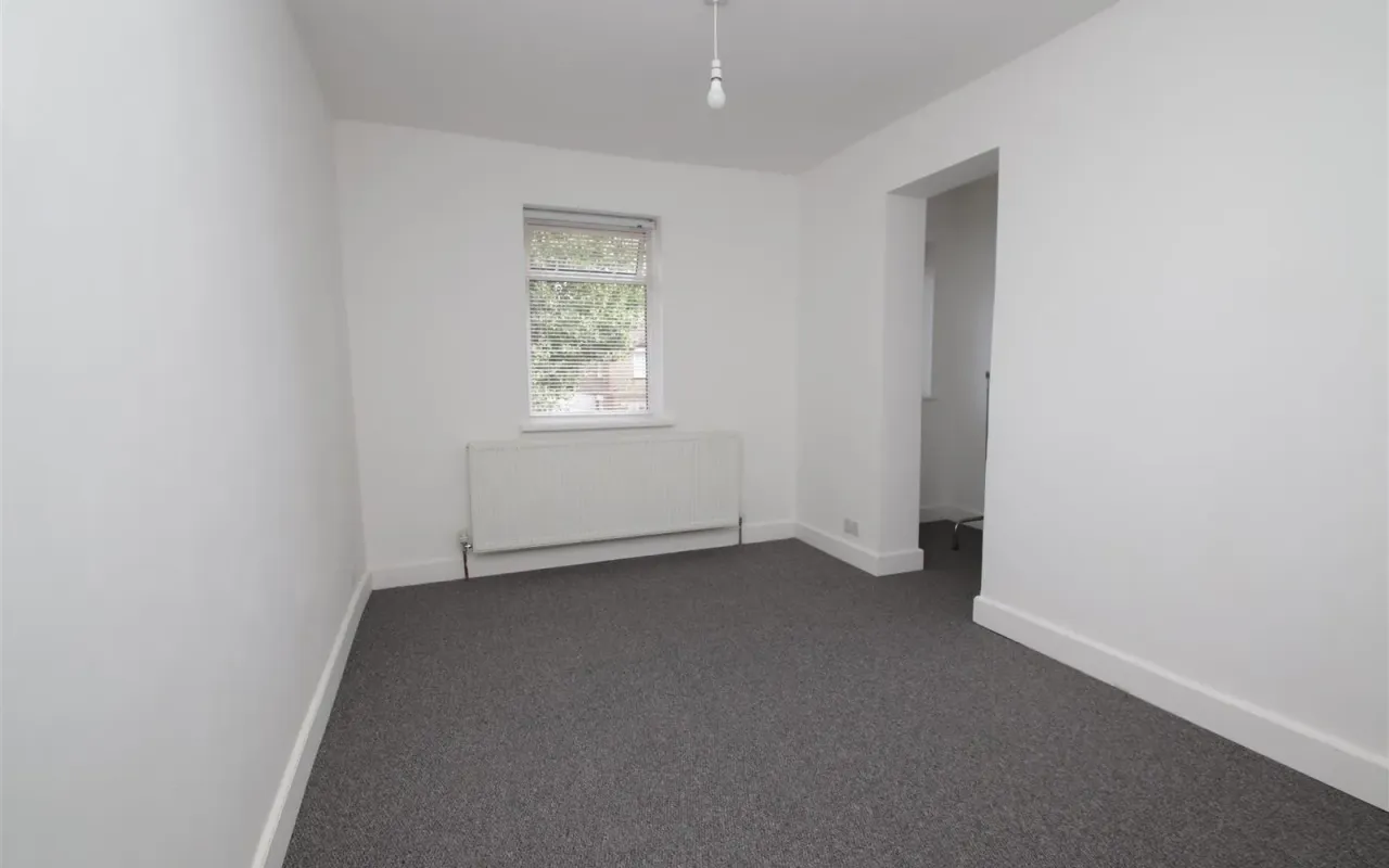 Central Avenue, Edmonton, N9, photo 12