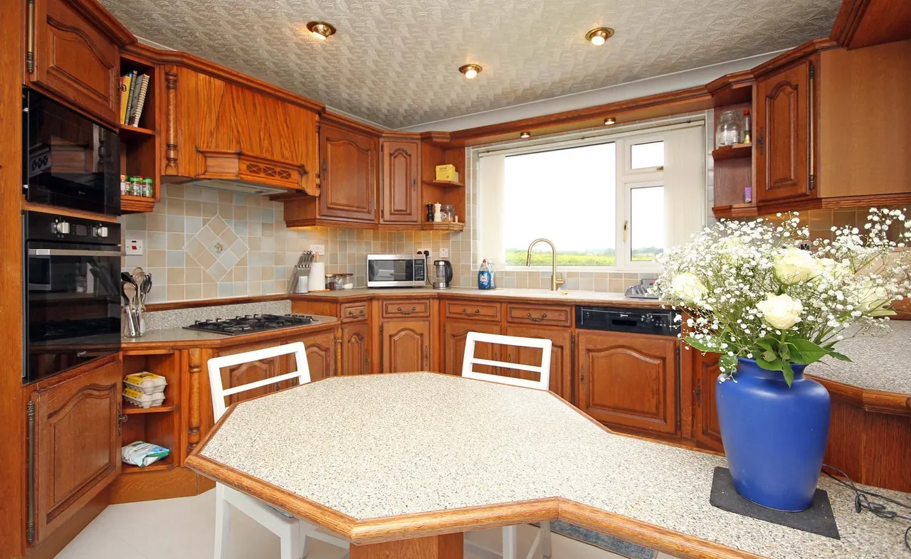 Pentraeth, LL75, photo 32