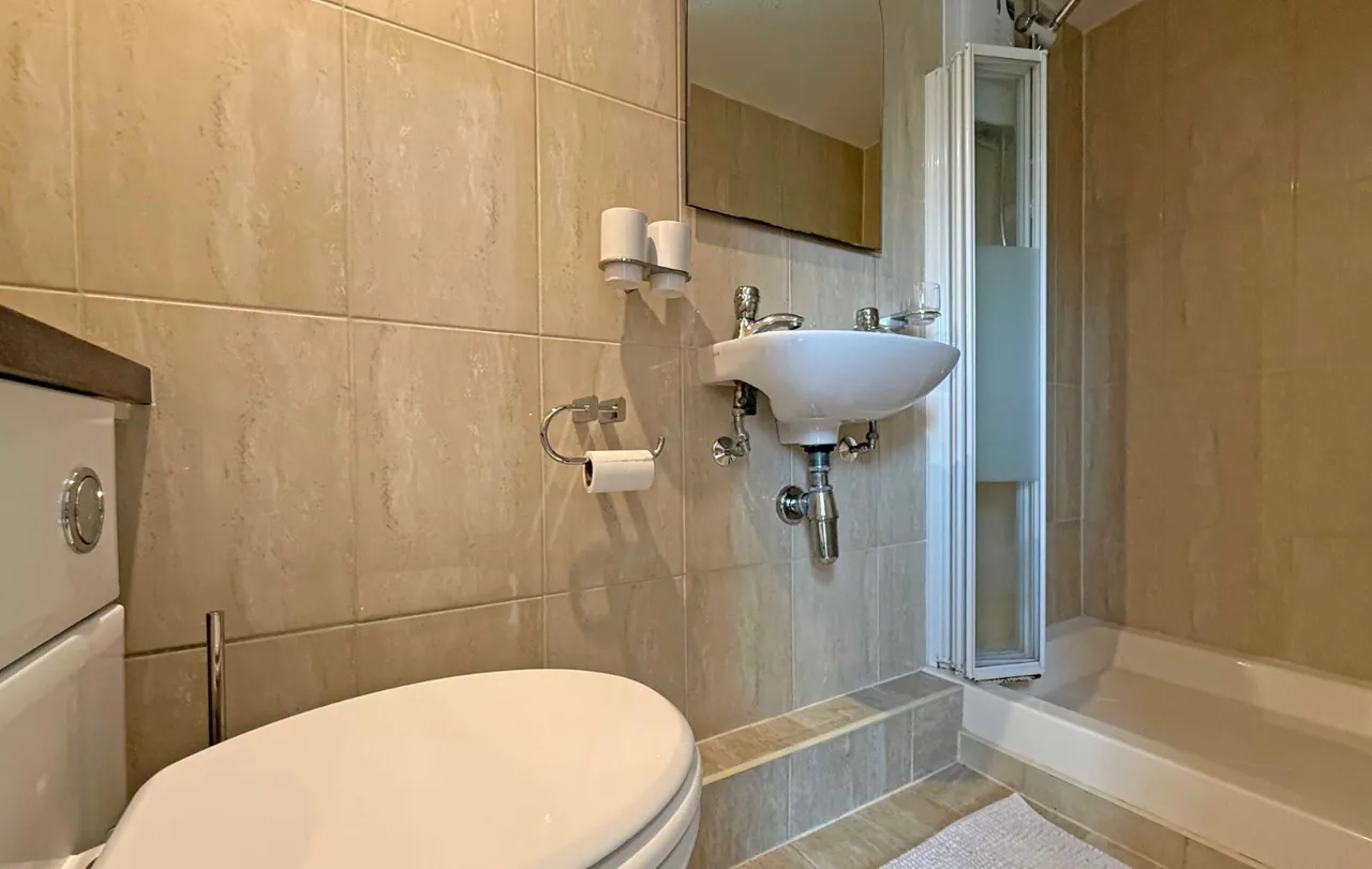 Pentraeth, LL75, photo 23