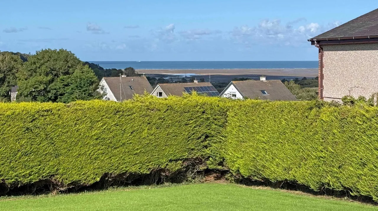 Pentraeth, LL75, photo 3