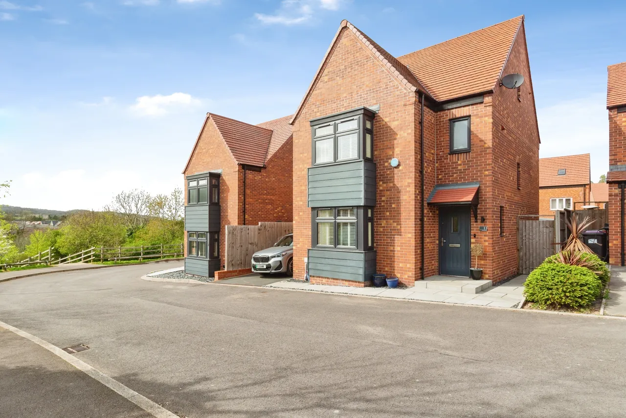 4 bed house for sale — Archer Drive, Telford