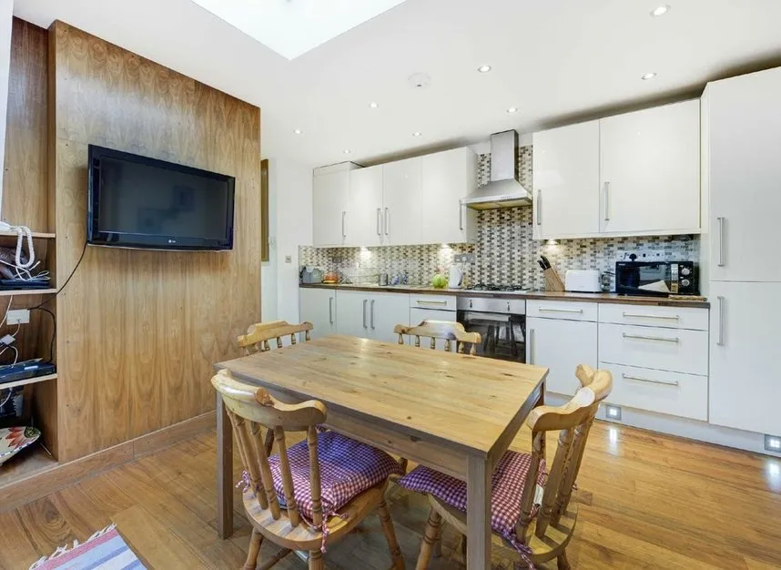 Greyhound Road, West Kensington, W6, photo 3