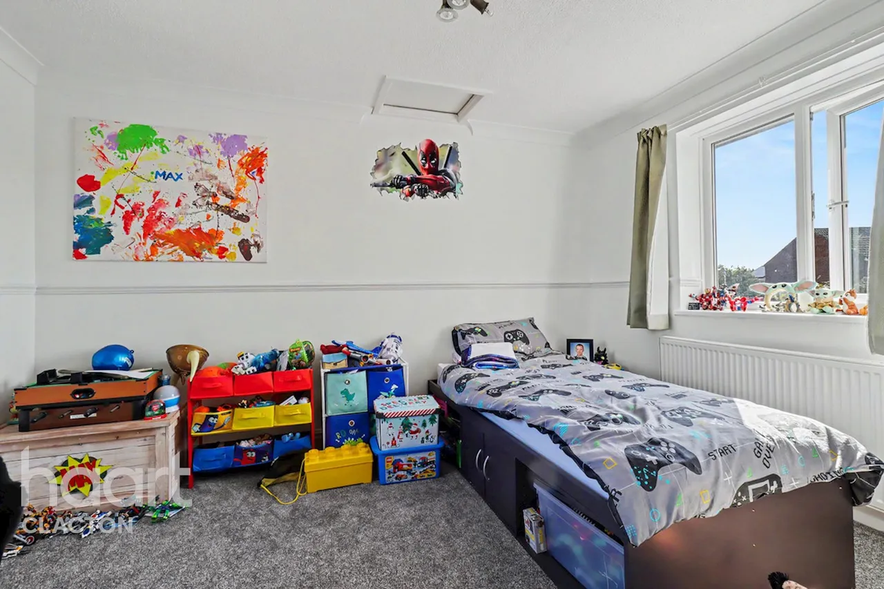 Tulip Way, Clacton-On-Sea, CO16, photo 11