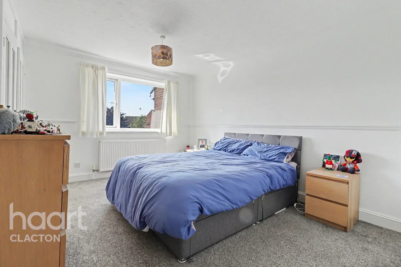 Tulip Way, Clacton-On-Sea, CO16, photo 8