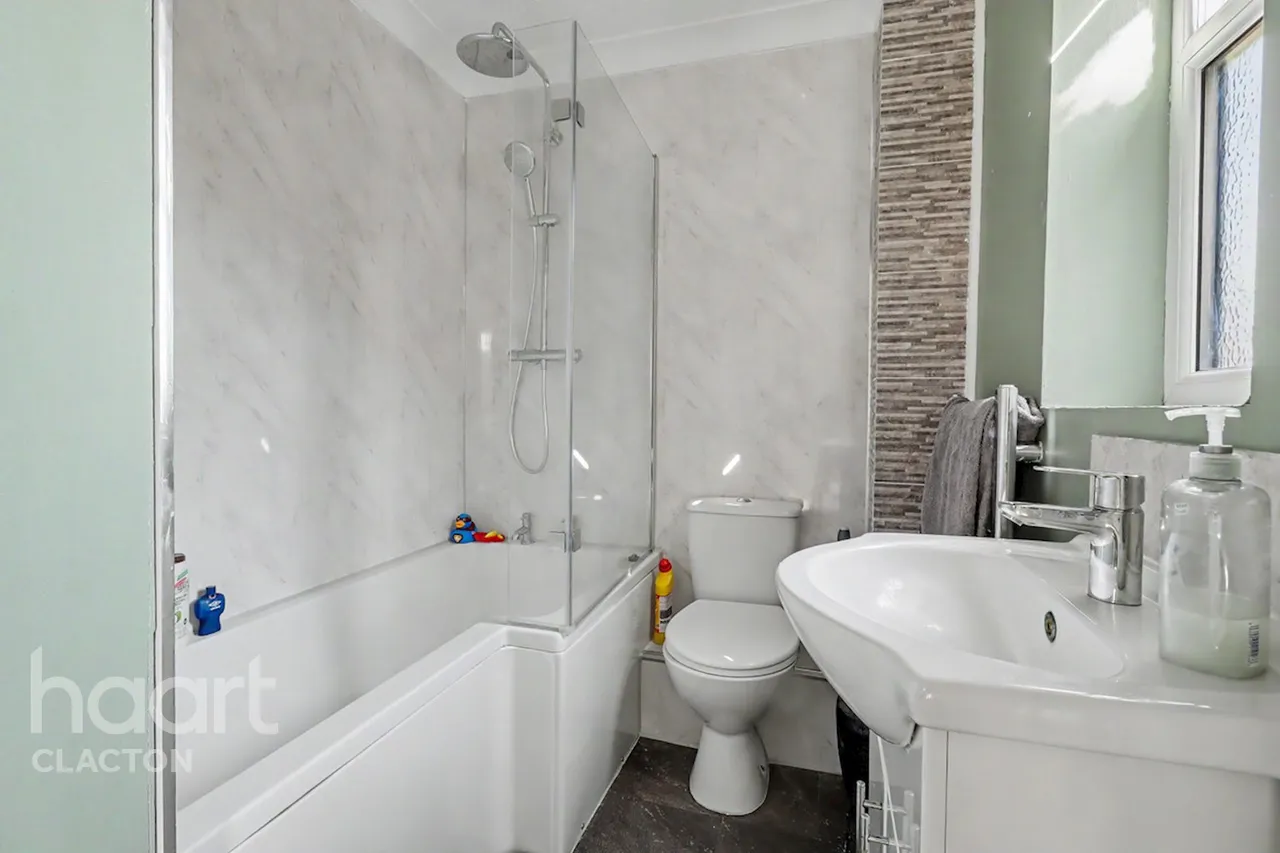 Tulip Way, Clacton-On-Sea, CO16, photo 13