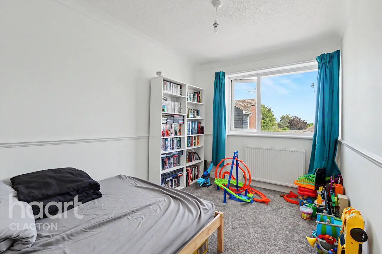 Tulip Way, Clacton-On-Sea, CO16, photo 9