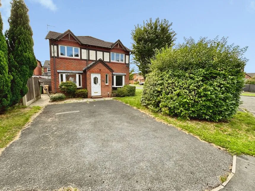 3 bed house to rent — Beaumont Chase, Bolton, BL3