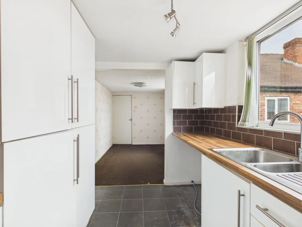North Road, Droylsden, M43, photo 9