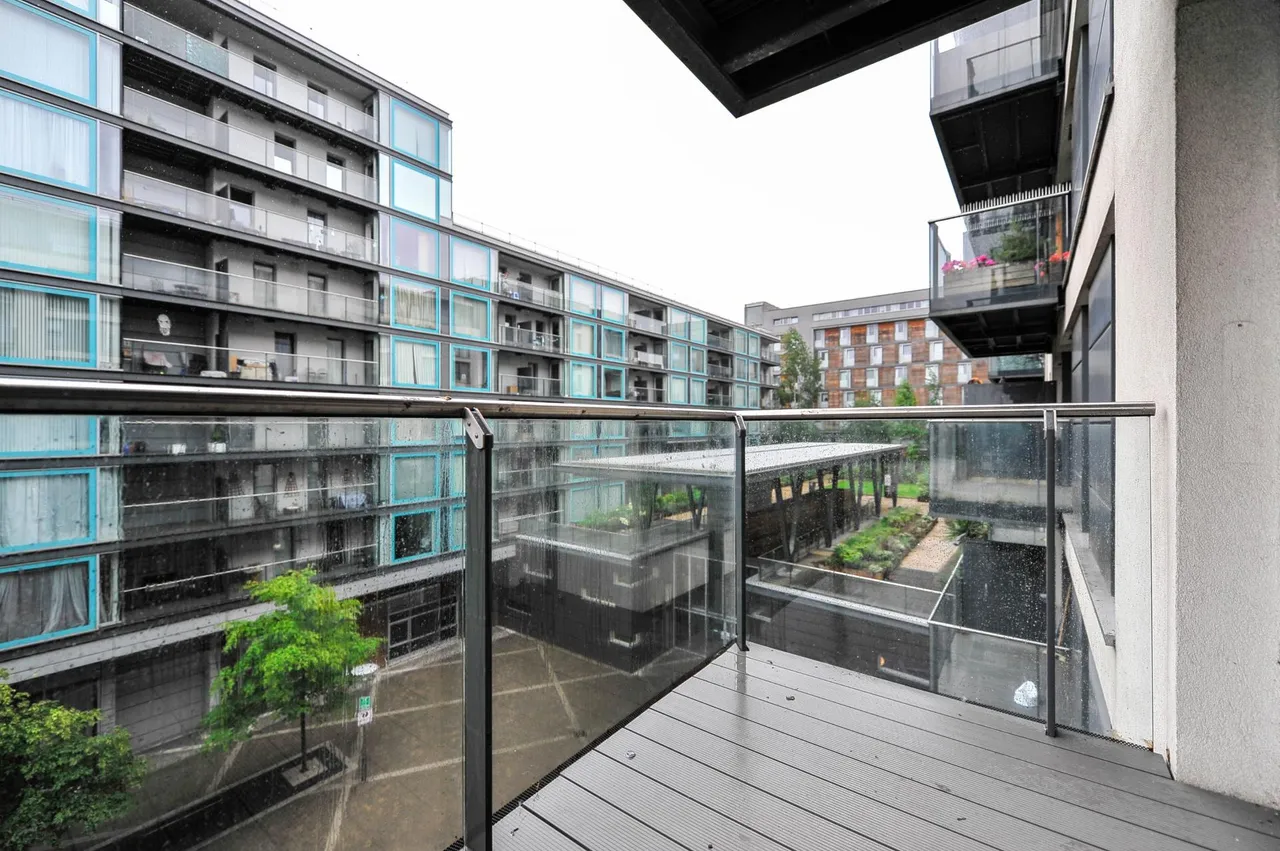 Station Approach, Hayes, UB3, photo 9