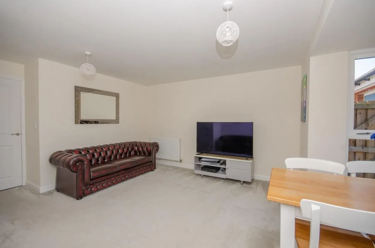 Rowdell Avenue, Coalpit Heath, BS36, photo 3