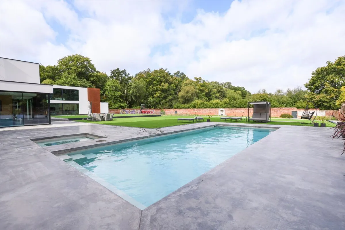London Road, Windlesham, GU20, photo 3