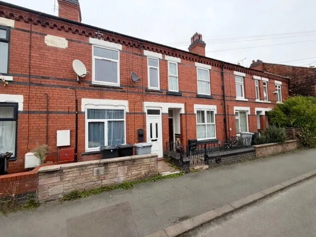 2 bed flat to rent, Alton Street, CW2