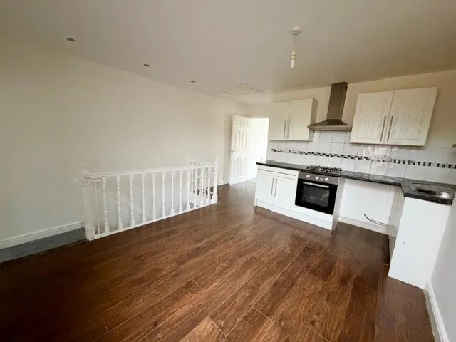 Alton Street, CW2, photo 4