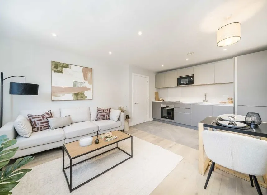 1 bed flat for sale — Victoria Road, Surbiton, KT6