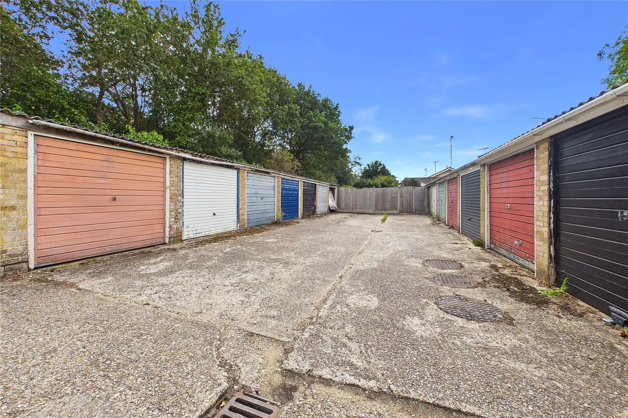 Claydon Road, Horsell, GU21, photo 11