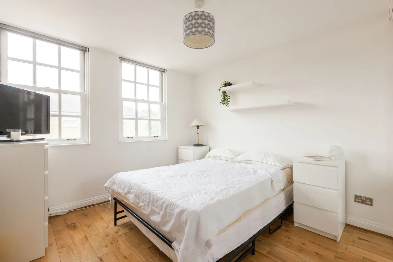 Flat 7 Hamilton Lodge, 2 Cleveland Grove, London, photo 3