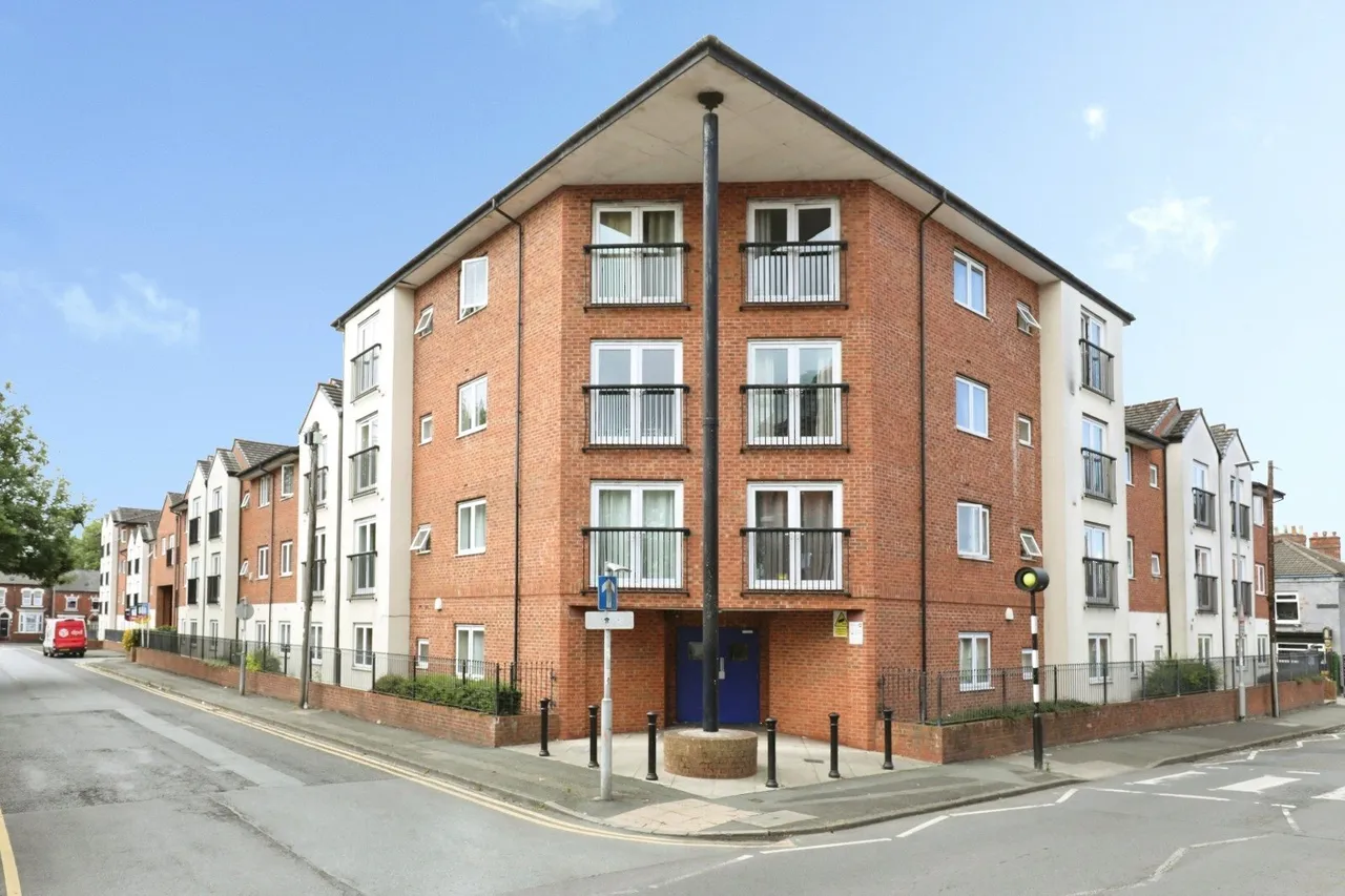 2 bed flat for sale — Delamere Court, St. Marys Street, Crewe, Cheshire, CW1