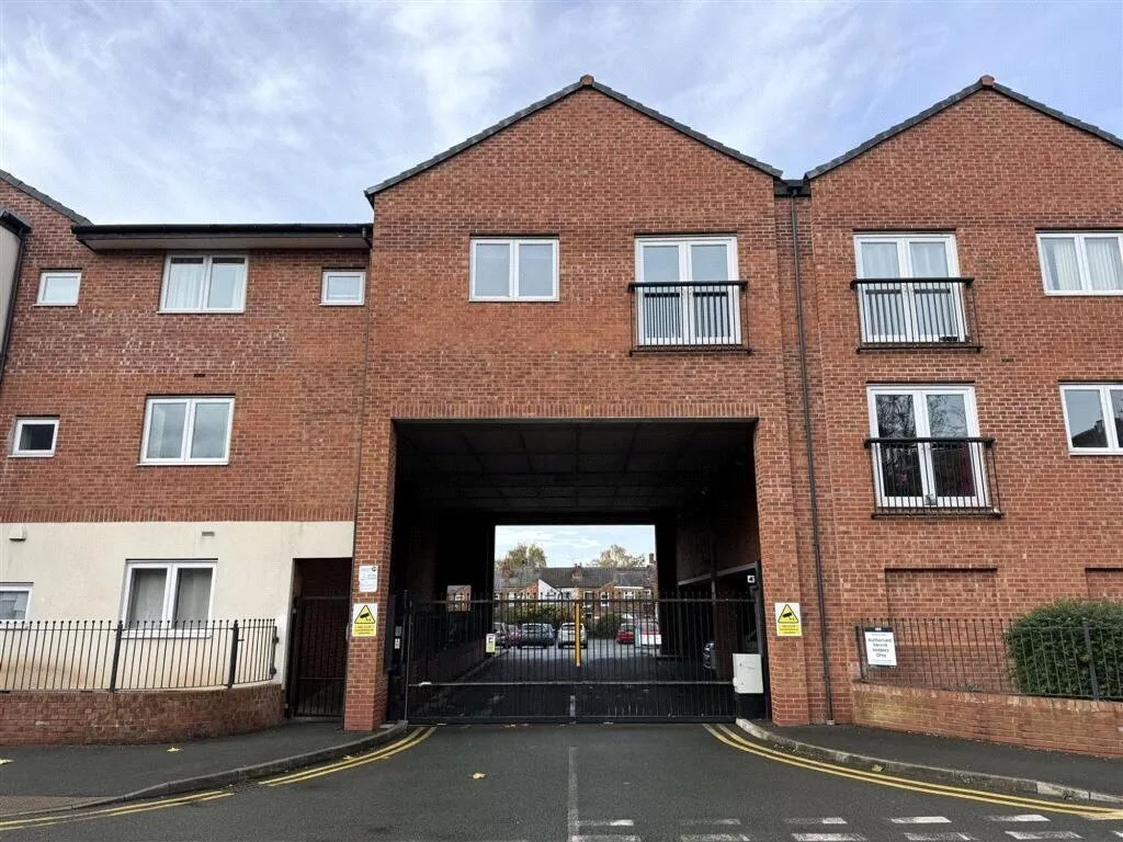 Delamere Court, St. Marys Street, Crewe, Cheshire, CW1, photo 3