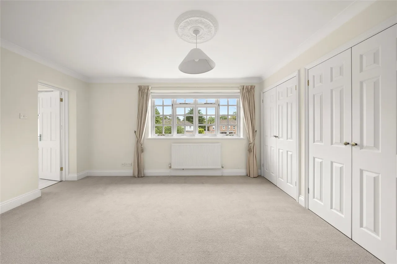 Pine Walk, Cobham, KT11, photo 15