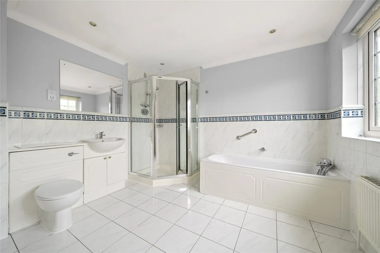 Pine Walk, Cobham, KT11, photo 14