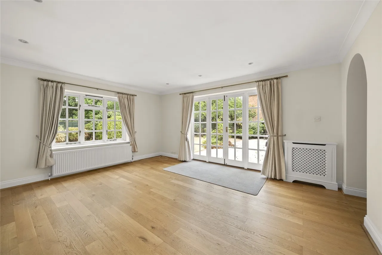 Pine Walk, Cobham, KT11, photo 9