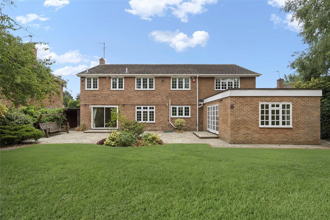 Pine Walk, Cobham, KT11, photo 18