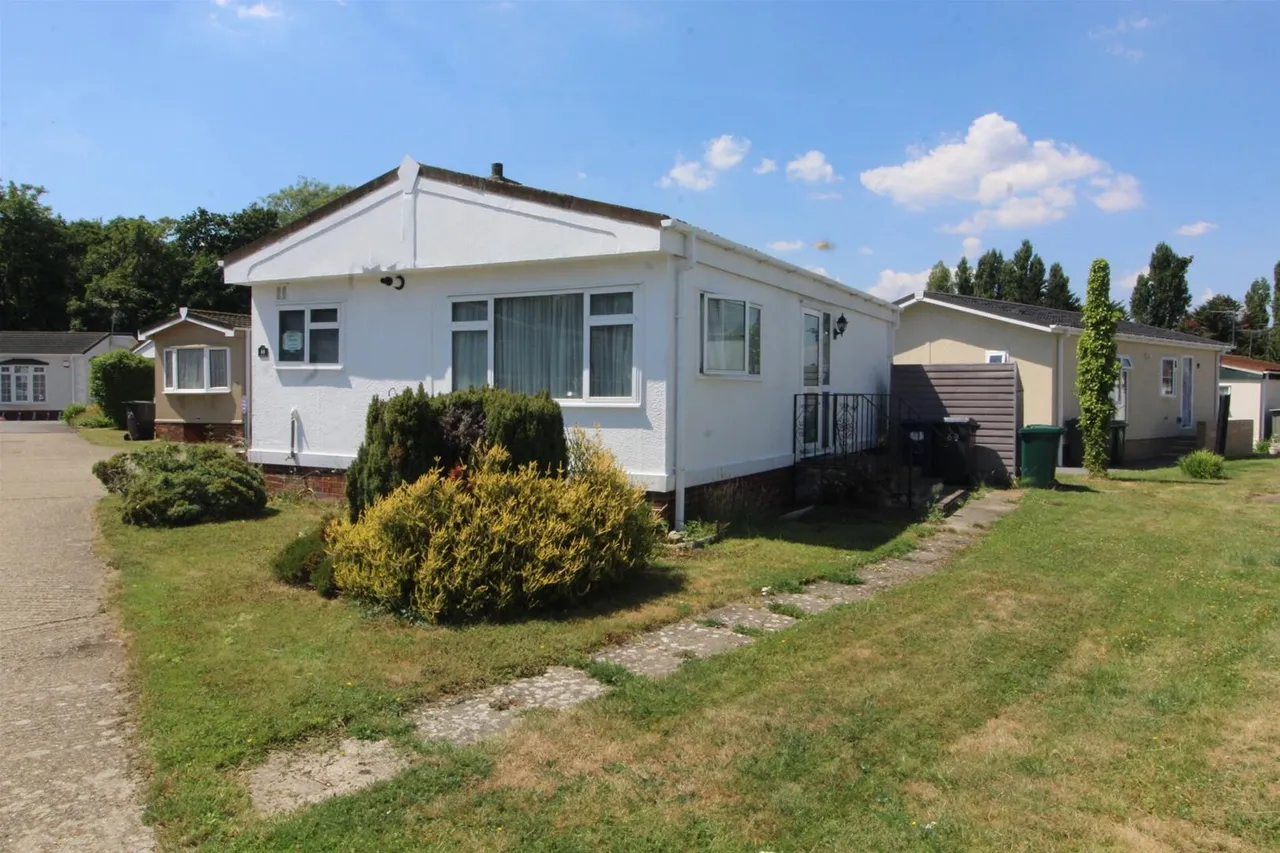 2 bed property for sale — Barnet Road, Barnet EN5 3JH