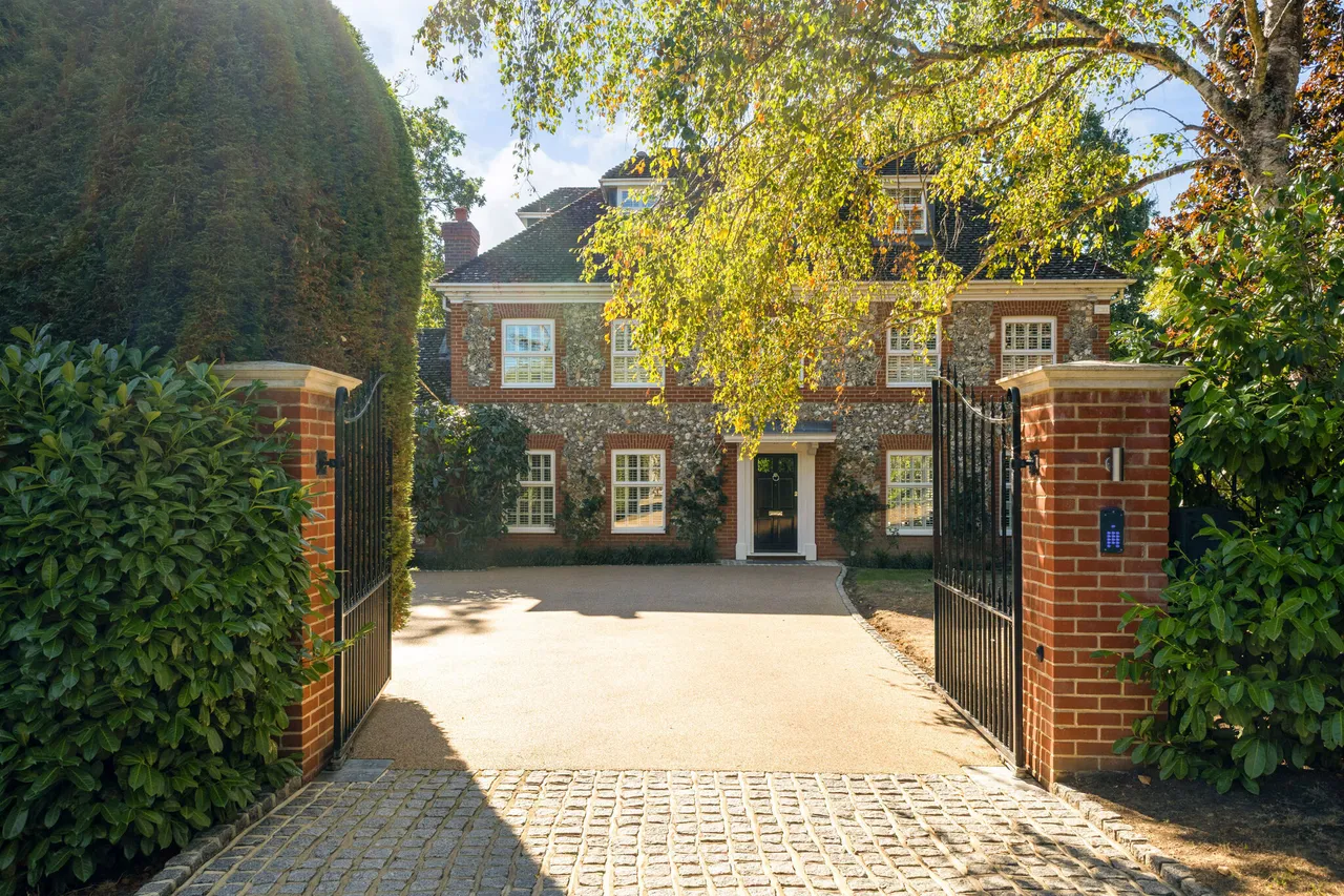 5 bed house for sale, Fairlawn Park, Windsor, SL4