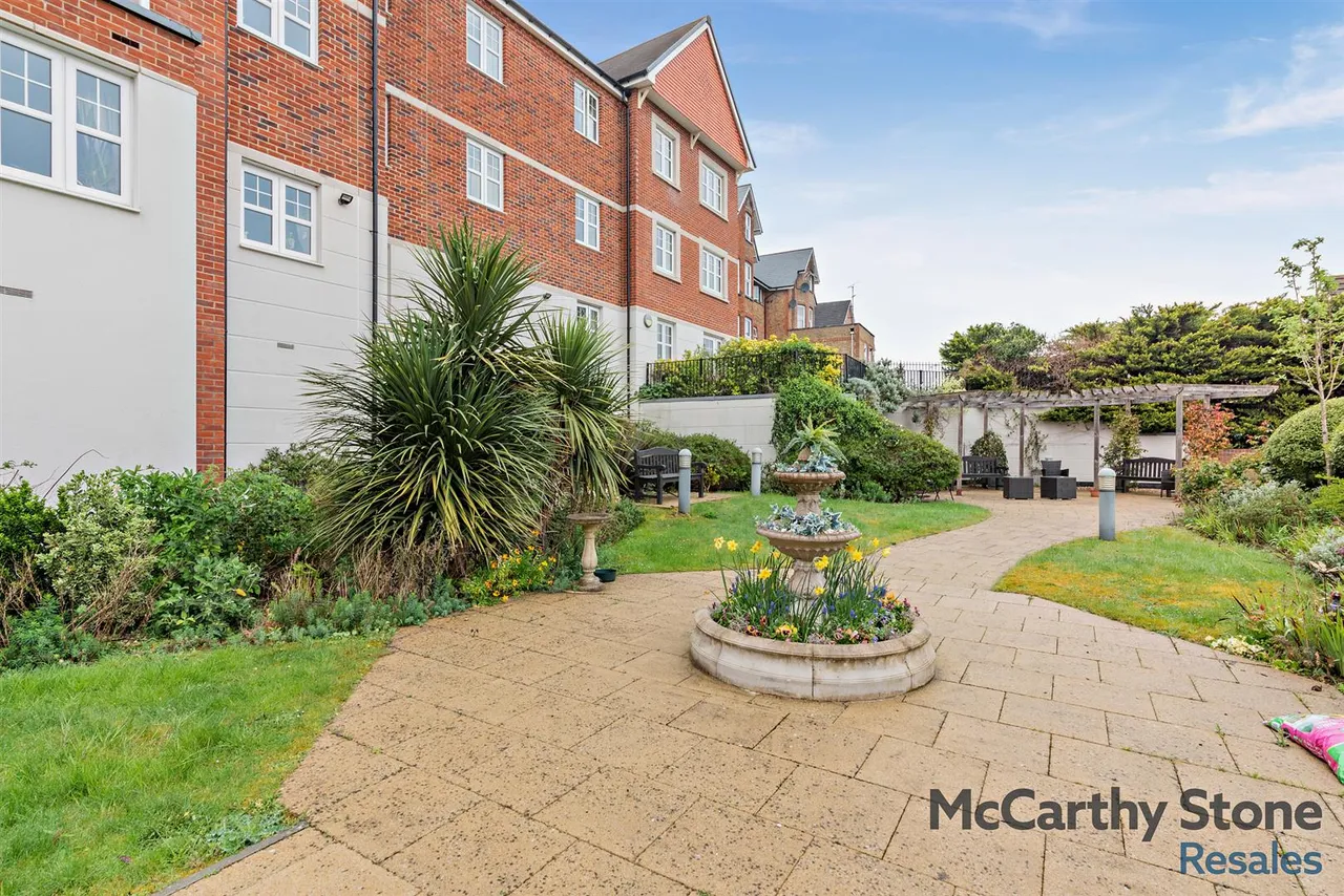 2 bed flat for sale, St. Lukes Road, Maidenhead, SL6