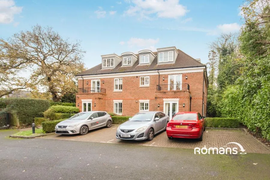 2 bed flat to rent, London Road, Sunningdale, SL5