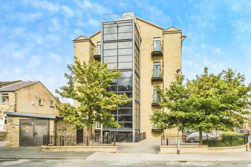 Cavendish Court, Drighlington, BD11, photo 7