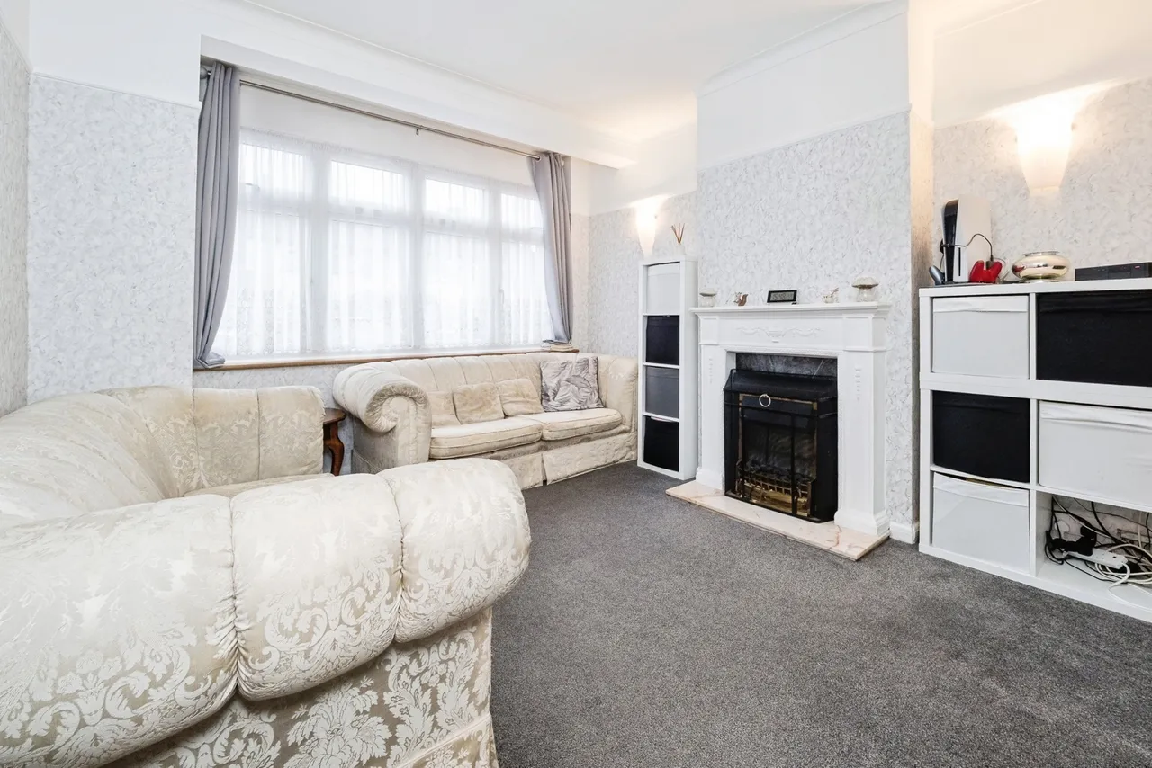 Western Avenue, Dagenham, RM10, photo 13