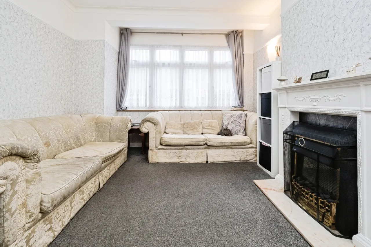 Western Avenue, Dagenham, RM10, photo 5