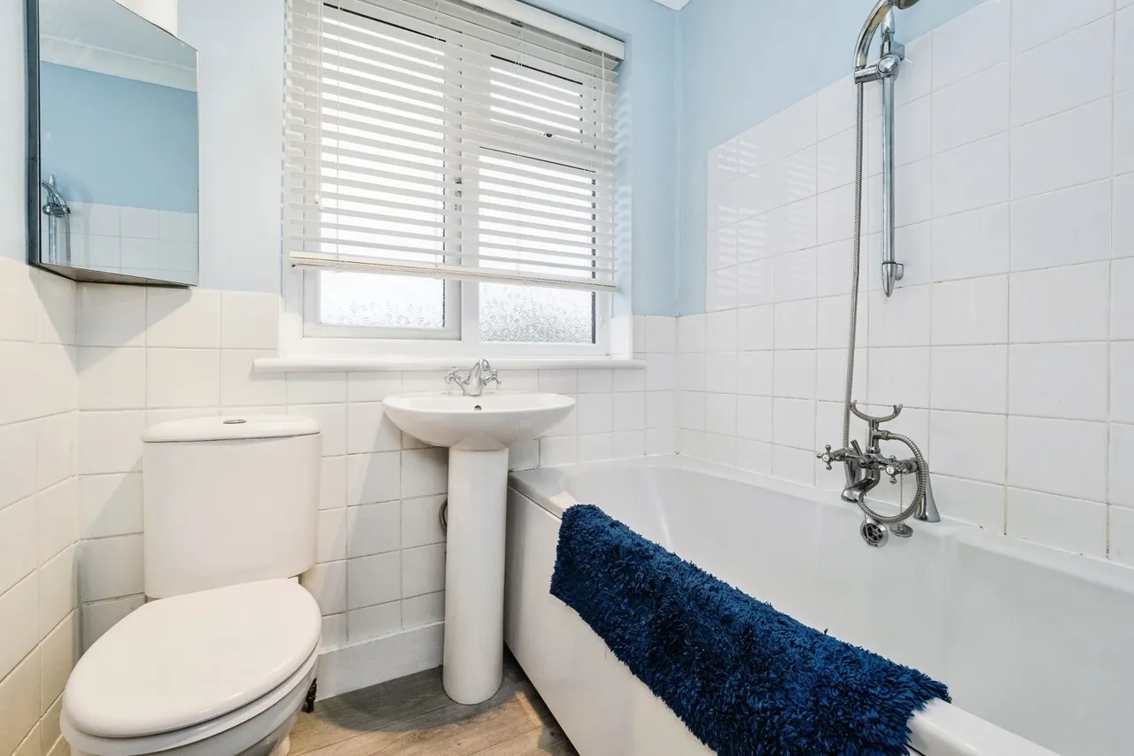 Western Avenue, Dagenham, RM10, photo 17