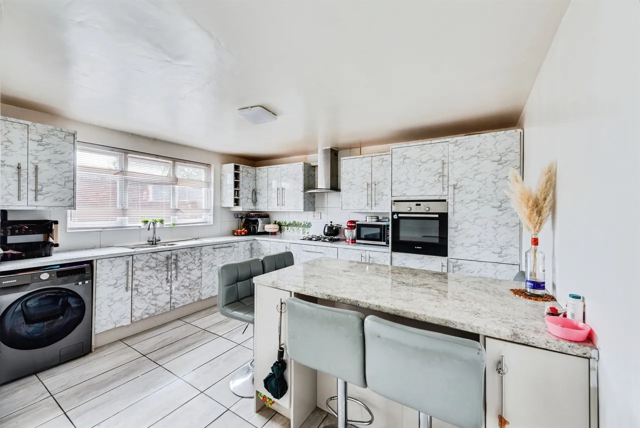 Cottington Close, Freshbrook, SN5, photo 8