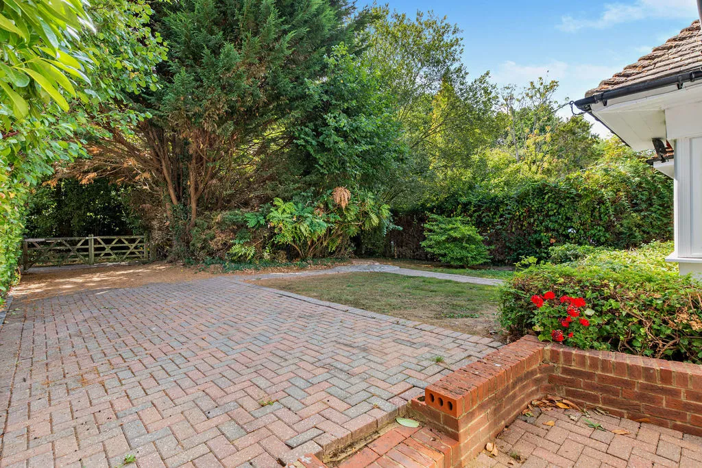 Heather Way, Felbridge, RH19, photo 16