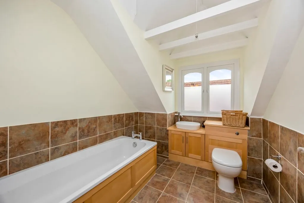 Heather Way, Felbridge, RH19, photo 9